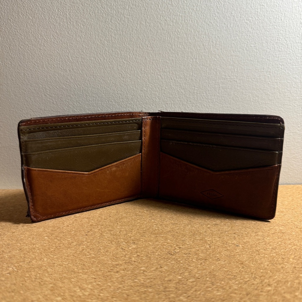 Fossil Leather Bi-Fold Wallet